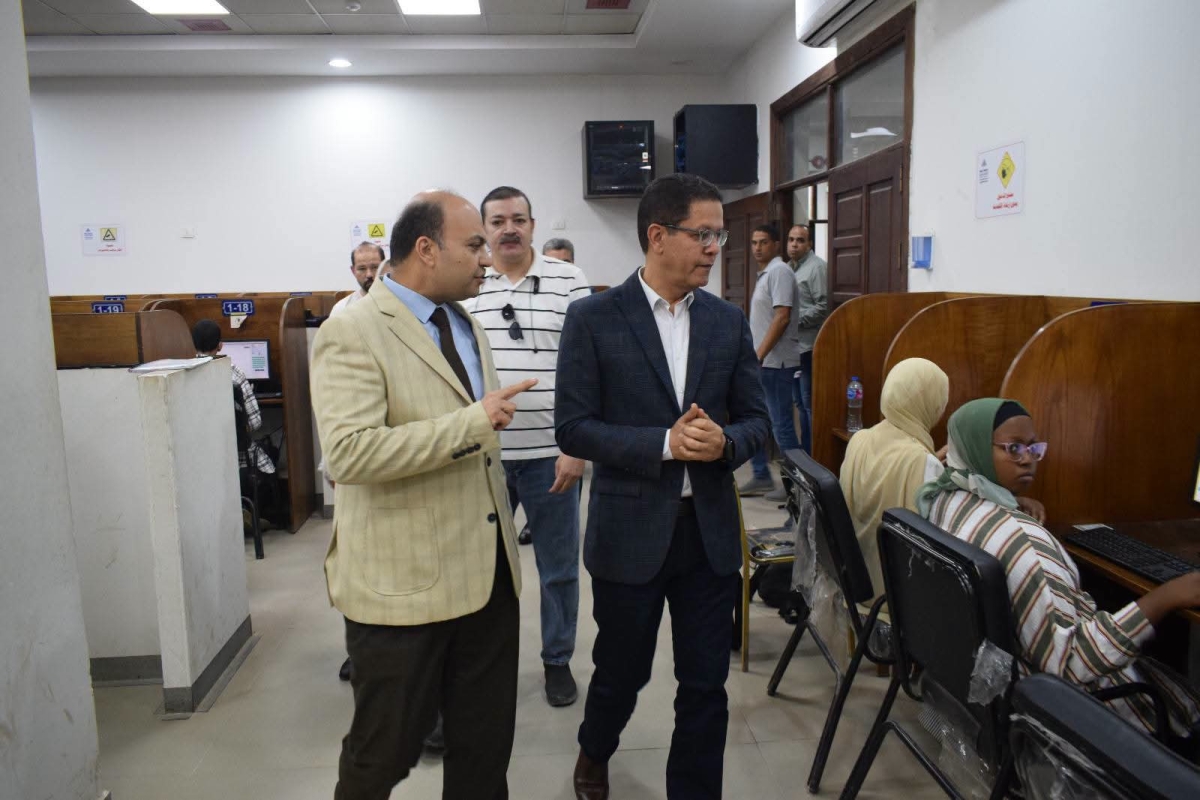 فى جولة موسعة : رئيس جامعة بنها يتفقد الامتحانات بكليات العلاج الطبيعى والعلوم والهندسة ببنها